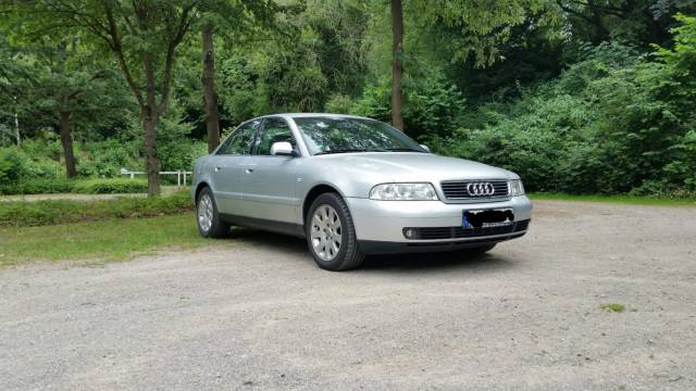 Audi A4 2,4 V6