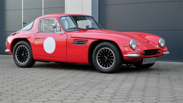 Image 1/12 of TVR Vixen Series 3 (1971)