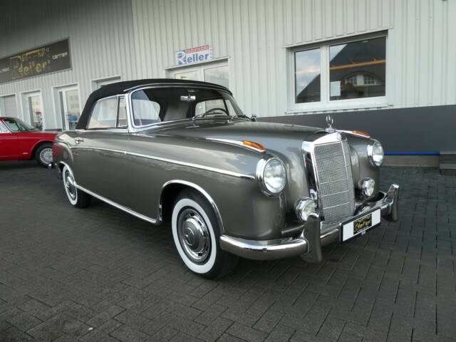 Image 1/23 of Mercedes-Benz 220 SE Cabriolet (1959)
