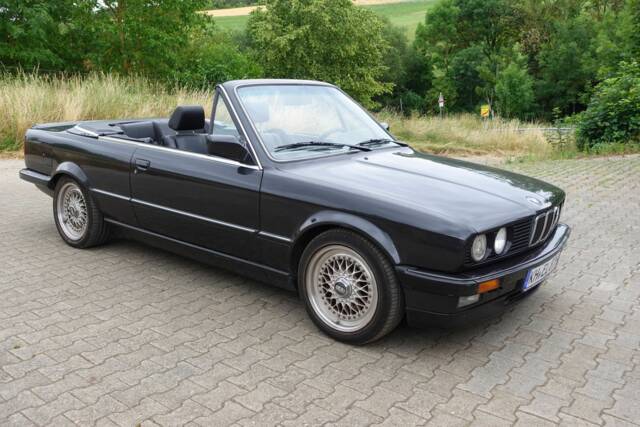 Immagine 1/8 di BMW 320i (1987)