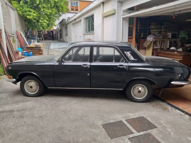 Image 1/24 of GAZ Volga 24-10 (1985)