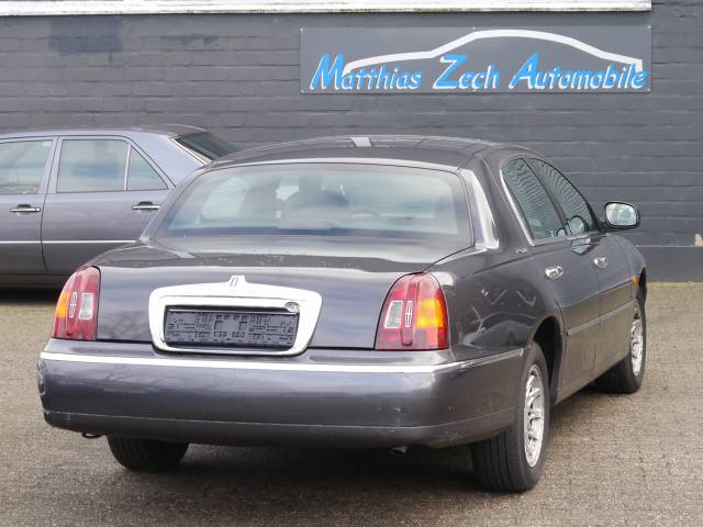 Bild 1/39 von Lincoln Town Car (1999)
