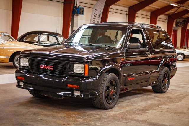 Image 1/49 de GMC Typhoon (1993)