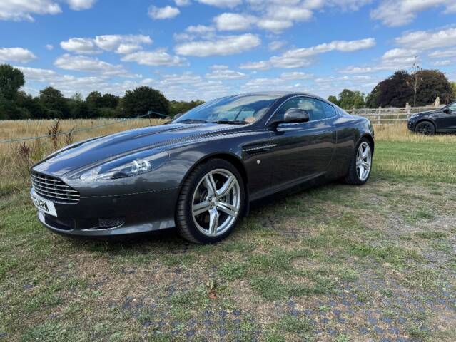 Immagine 1/30 di Aston Martin DB 9 (2009)