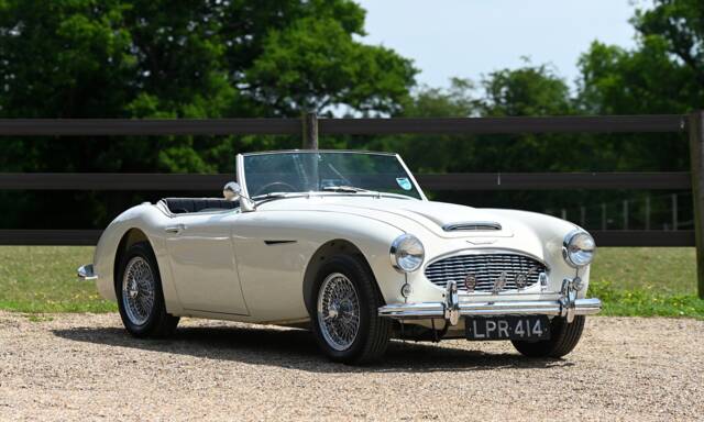 Image 1/21 of Austin-Healey 100&#x2F;6 (BN4) (1958)