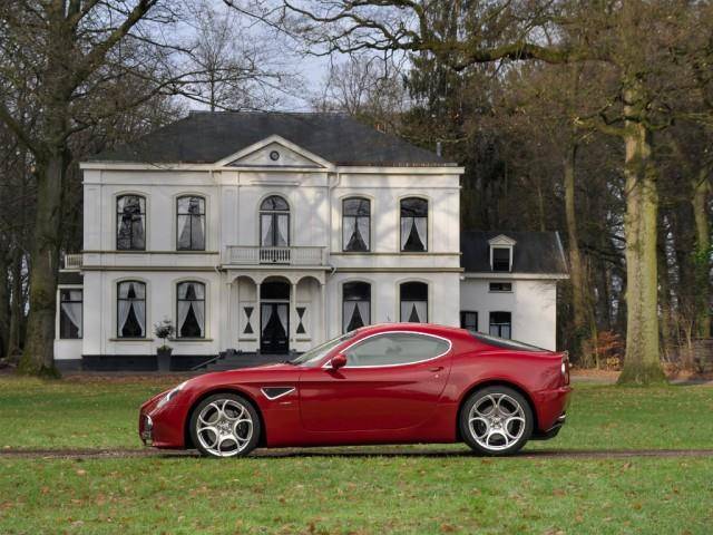 Image 1/30 of Alfa Romeo 8C Competizione (2008)