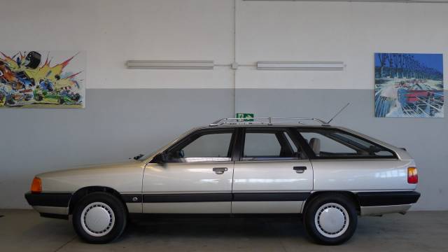 Image 1/39 of Audi 100 Avant - 1.8 (1990)