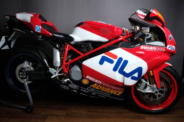 Bild 1/11 von Ducati DUMMY (2004)
