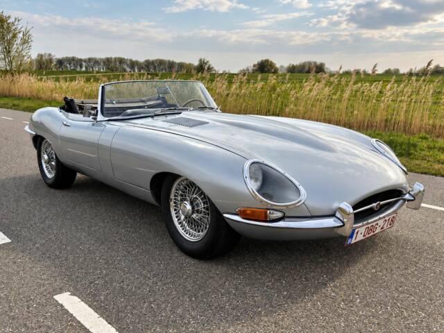 Image 1/8 of Jaguar E-Type 3.8 (1963)