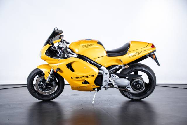 Bild 1/48 von Triumph DUMMY (1998)