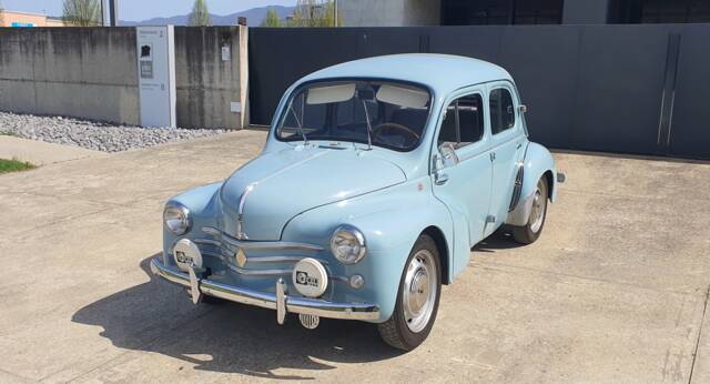 Image 1/32 de Renault 4 CV (1957)
