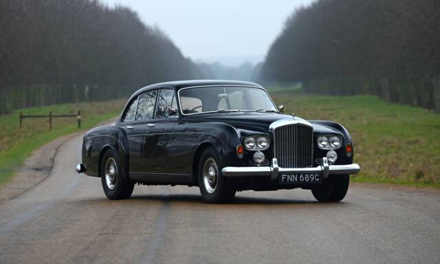 Image 1/21 de Bentley S 3 Continental Flying Spur (1965)