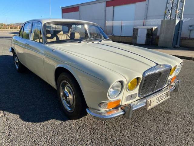 Image 1/8 of Daimler Sovereign 4.2 (1971)