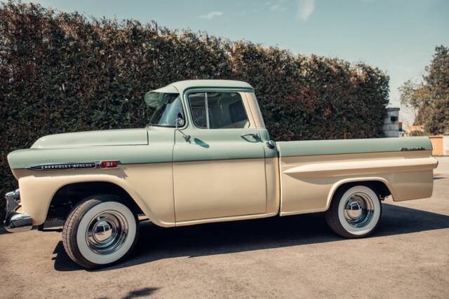 Bild 1/6 von Chevrolet Apache Stepside (1959)