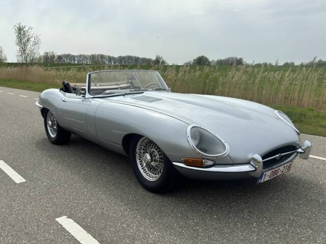 Image 1/8 of Jaguar E-Type 3.8 (1961)