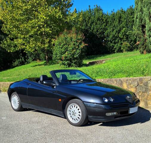 Bild 1/26 von Alfa Romeo Spider 2.0 Twin Spark 16V (1997)