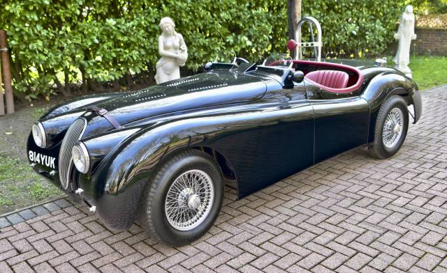 Image 1/29 de Jaguar XK 120 OTS (1950)