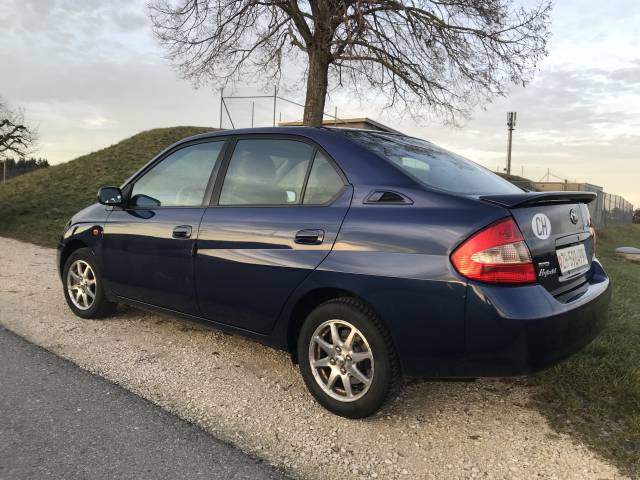 Image 1/11 of Toyota Prius (2003)