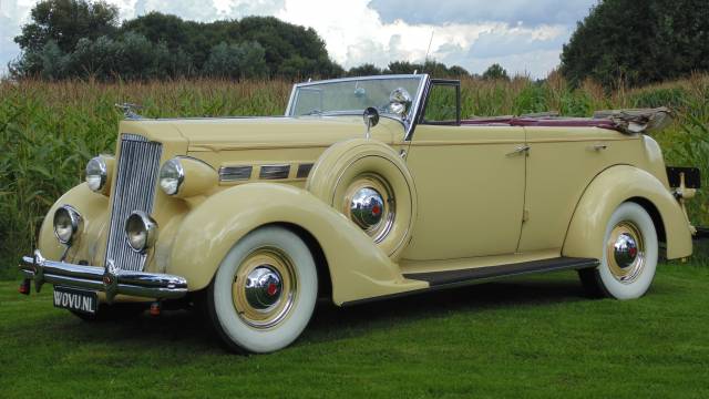 Image 1/25 of Packard eight (1937)