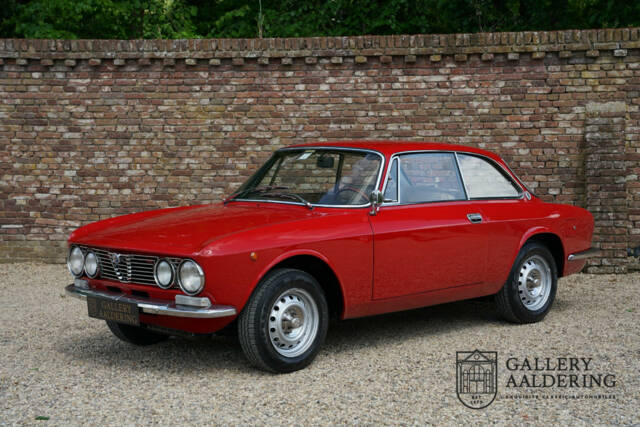 Image 1/50 of Alfa Romeo Giulia GT 1300 Junior (1975)