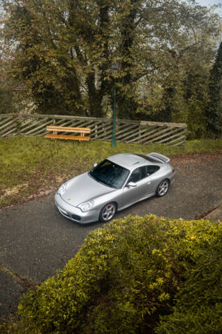 Bild 1/10 von Porsche 911 Carrera 4S (2002)