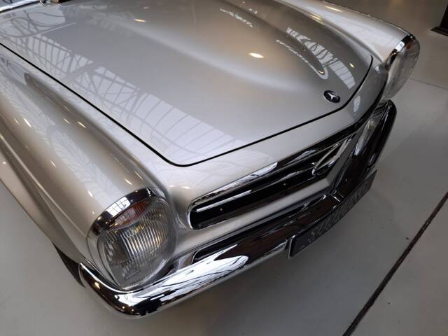 Imagen 1/29 de Mercedes-Benz 250 SL (1967)