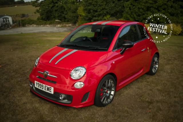 Bild 1/8 von Abarth 695 Tributo Ferrari (2012)