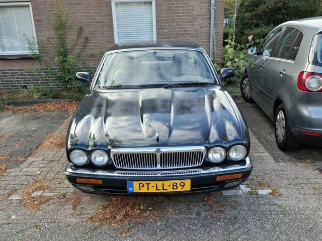 Image 1/8 of Jaguar XJ6 3.2 Executive (1996)