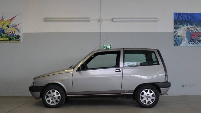 Bild 1/28 von Lancia Y10 LX I.E. (1991)