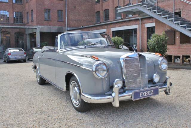 Image 1/30 de Mercedes-Benz 220 SE Cabriolet (1959)