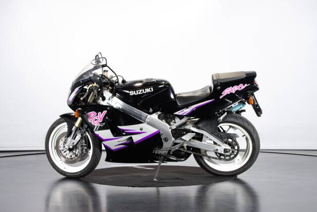 Image 1/45 of Suzuki RGV 250 Gamma (1992)