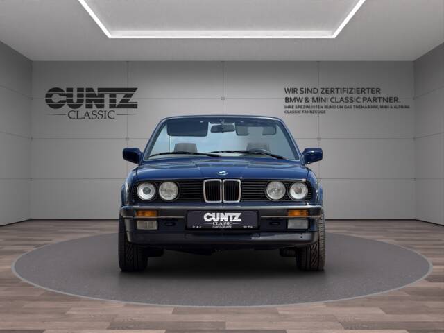 Immagine 1/27 di BMW 320i (1990)