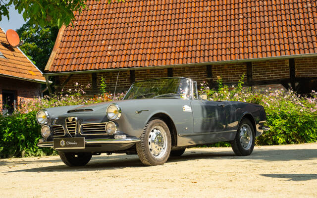 Immagine 1/77 di Alfa Romeo 2600 Spider (1963)