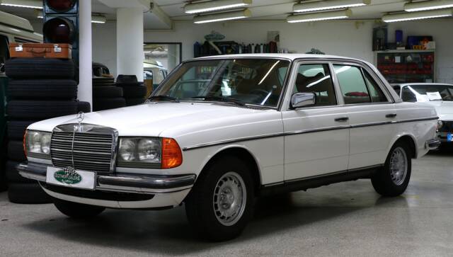 Bild 1/25 von Mercedes-Benz 280 E (1977)