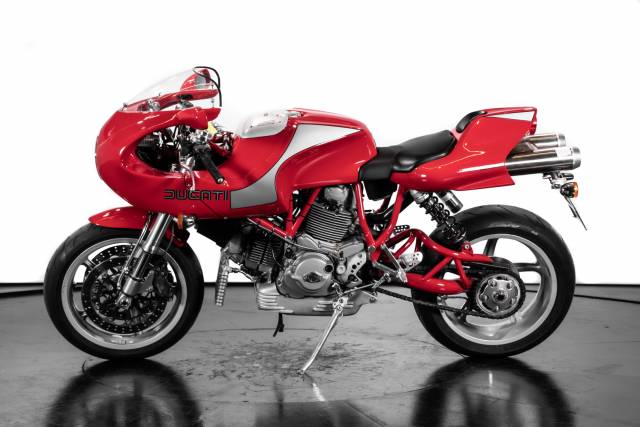Afbeelding 1/32 van Ducati DUMMY (2002)