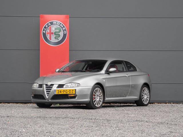 Imagen 1/30 de Alfa Romeo GT 3.2 V6 (2004)