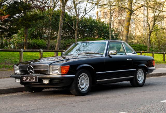 Image 1/28 of Mercedes-Benz 380 SL (1985)