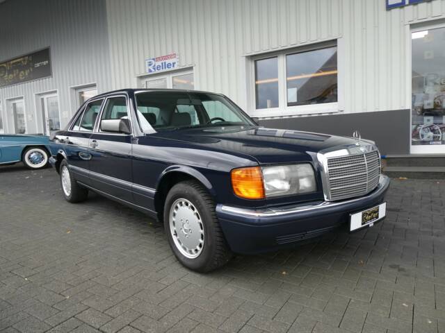 Image 1/21 of Mercedes-Benz 300 SE (1990)