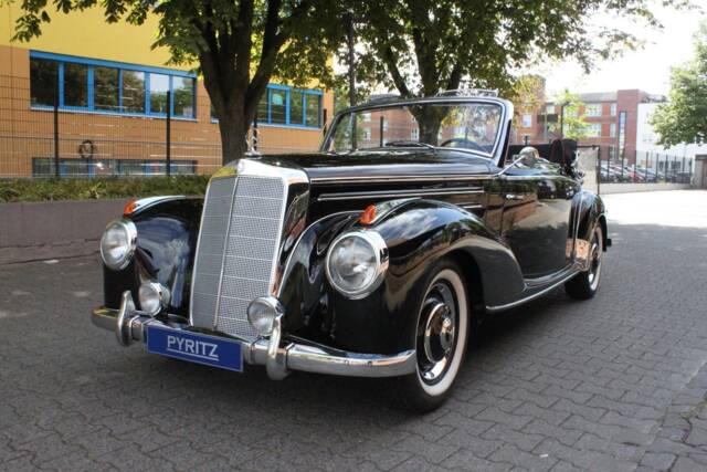 Image 1/29 de Mercedes-Benz 220 Cabriolet A (1955)