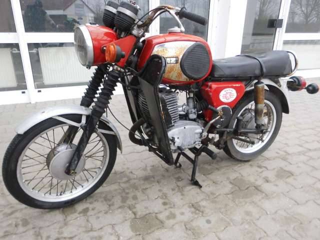Bild 1/16 von MZ DUMMY (1977)
