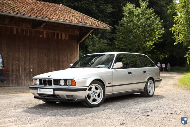 Immagine 1/74 di BMW M5 Touring (1992)