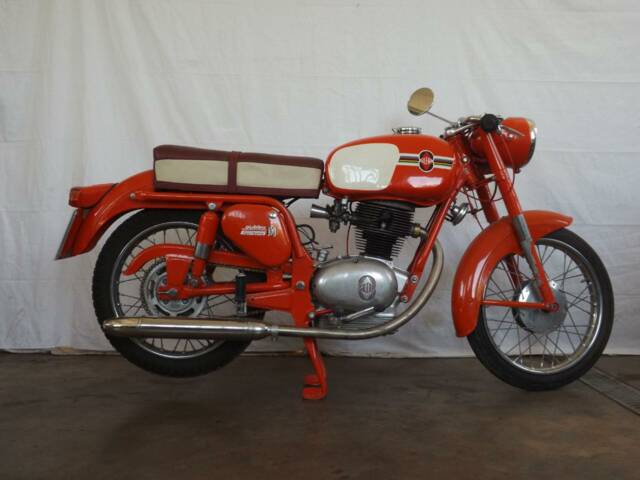 Image 1/50 de Gilera Giubileo 150 (1963)