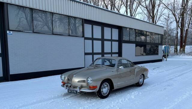 Image 1/6 de Volkswagen Karmann Ghia 1600 (1971)