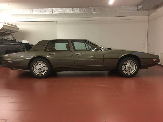 Image 1/39 de Aston Martin Lagonda (1982)