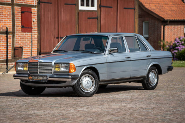 Image 1/38 of Mercedes-Benz 300 D (1981)