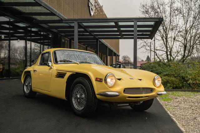 Image 1/36 of TVR Vixen Series 2 (1970)