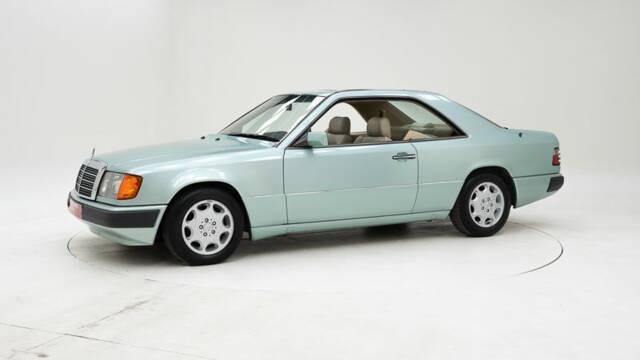 Bild 1/15 von Mercedes-Benz 300 CE (1992)