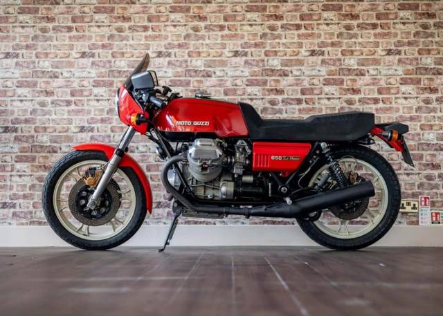 Image 1/11 de Moto Guzzi DUMMY (1977)