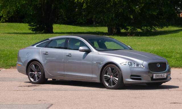 Image 1/50 of Jaguar XJ 5.0 (2011)
