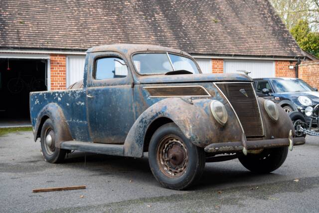 Image 1/134 of Ford V8 (1937)